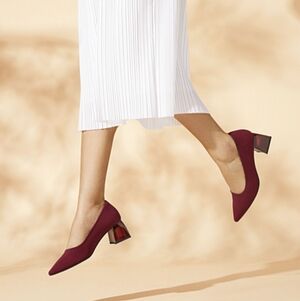 Vivaia Aria Pointed Toe Clear Block Heel In Burgundy Knit Upper